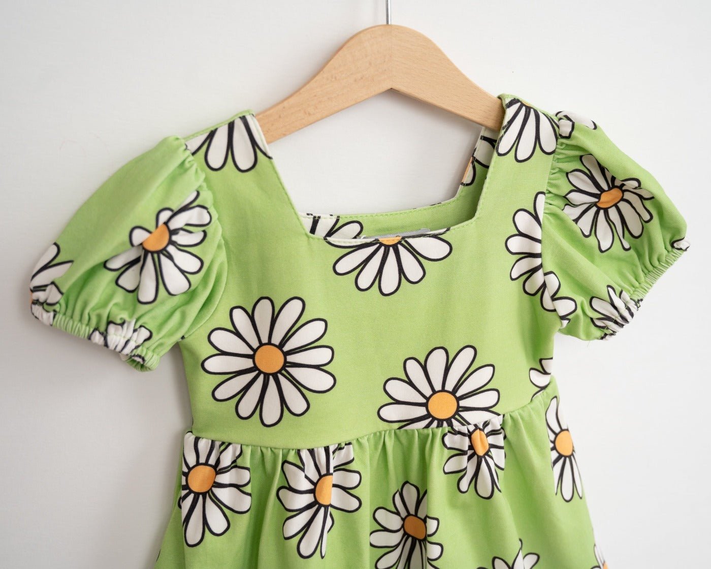 Green Daisy Girls Dress for Spring and Summer