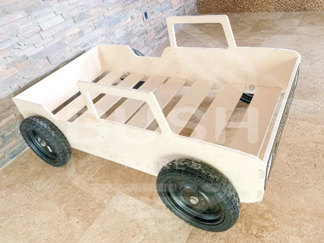 CAM V1- Bronco Bed With Real Wheels + Acrylic Grille