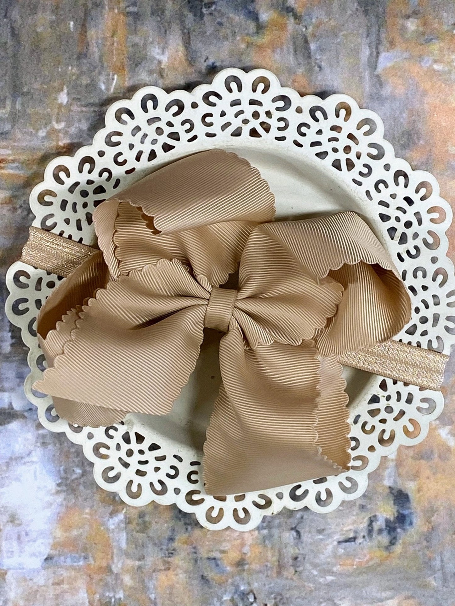 Oversize Scalloped Bows - Alligator Clip - 5.5"