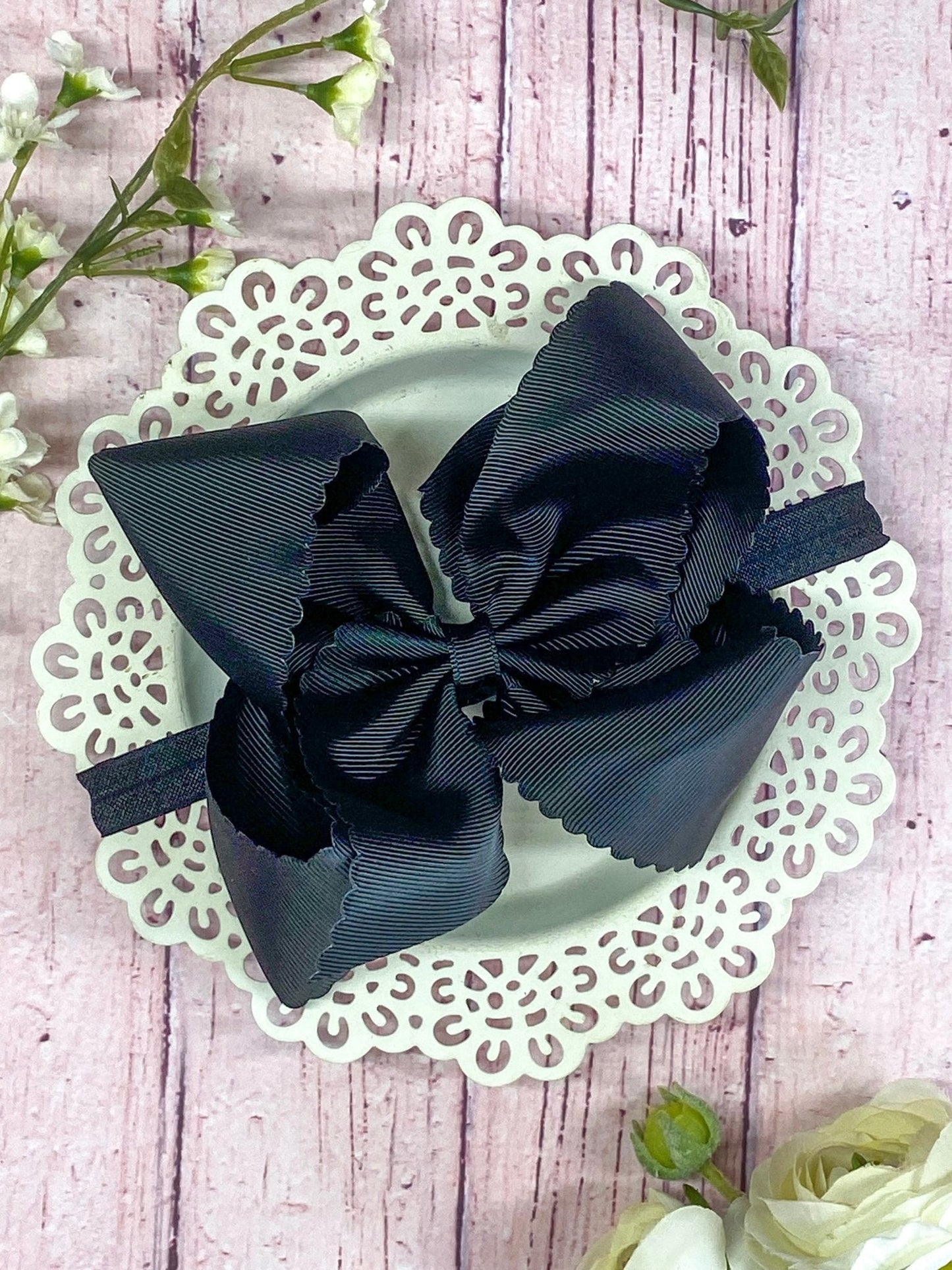 Oversize Scalloped Bows - Alligator Clip - 5.5"