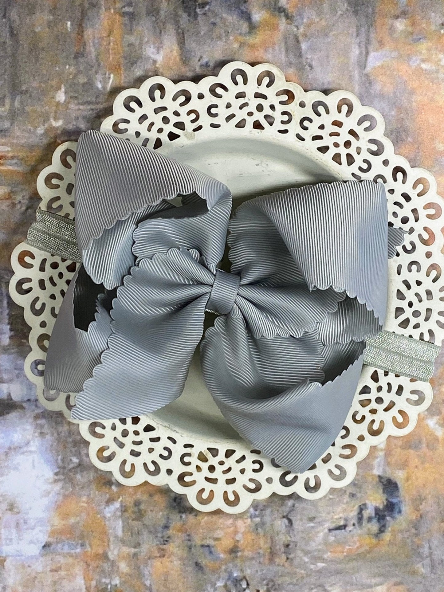 Oversize Scalloped Bows - Alligator Clip - 5.5"