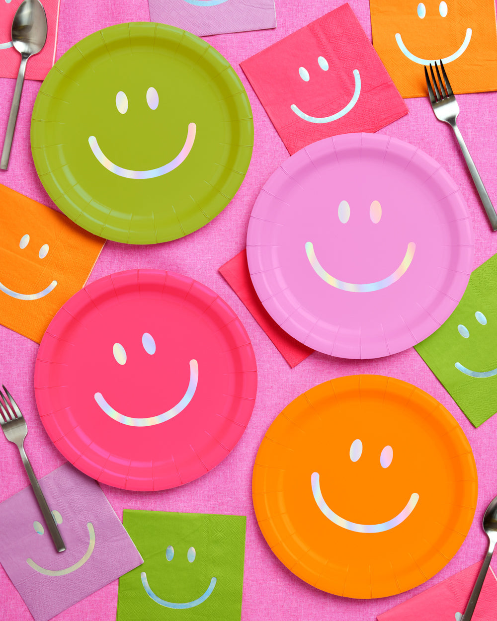 Super Smiley Plates - 24 paper plates