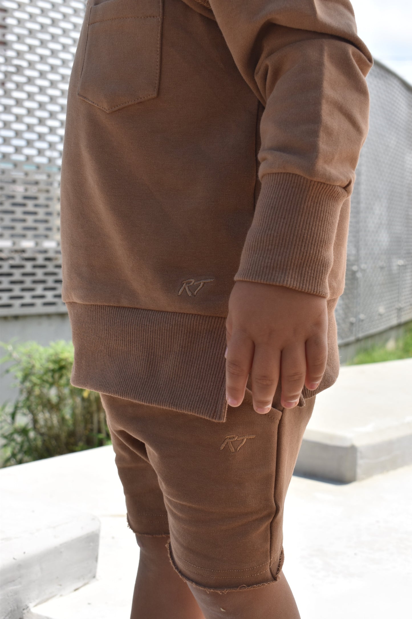 ORGANIC COTTON CREWNECK -  ALMOND