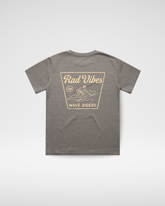 THE MAVERICKS TEE - FADED GREY