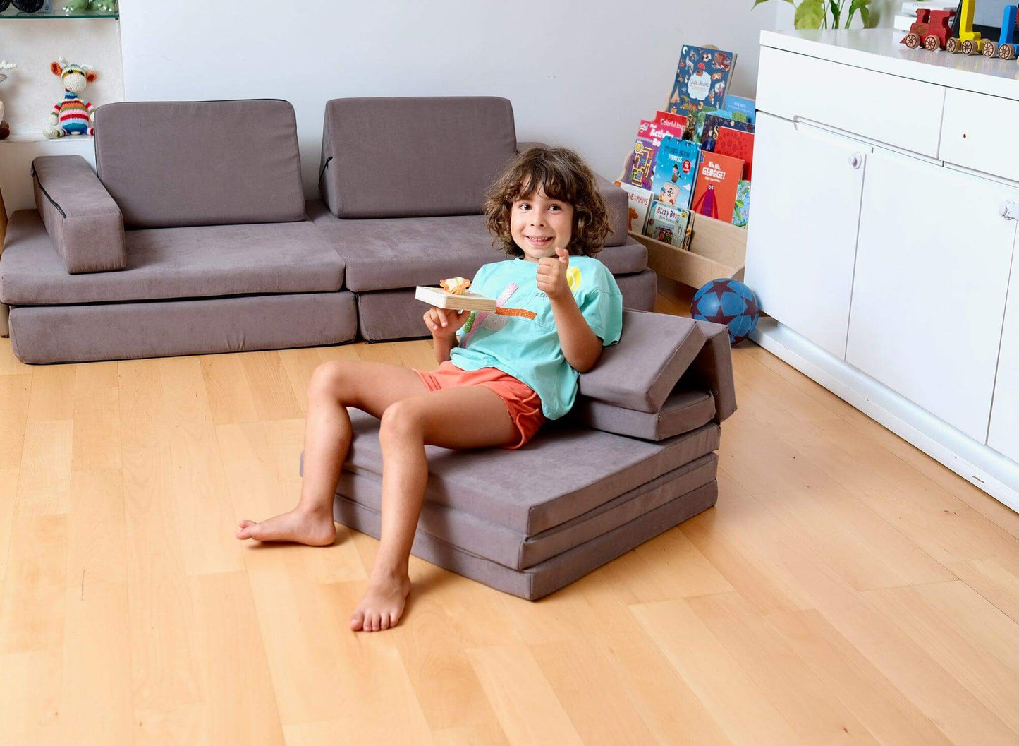Transformable Kids Play Mat and Couch for Playtime and Relaxation