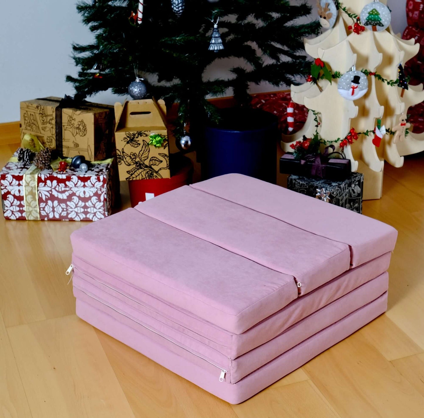 Transformable Kids Play Mat and Couch for Playtime and Relaxation